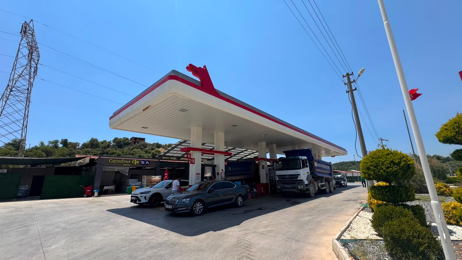 Kaş Oto Lastik profesyonel servis atölyesi
